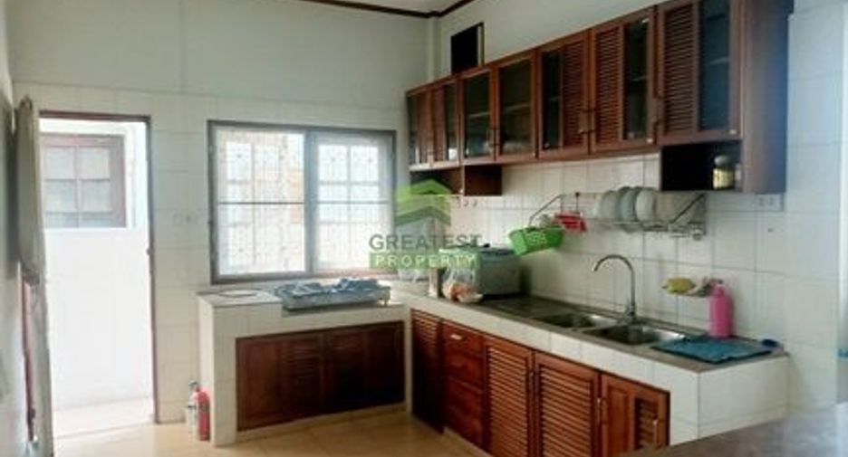 For sale 4 bedrooms townhouse in Sai Mai, Bangkok