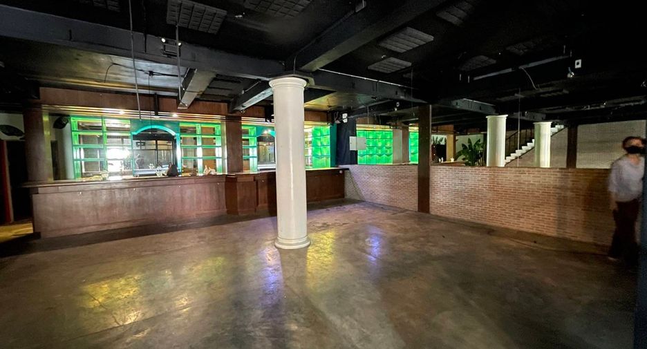 For sale retail Space in Khlong Toei, Bangkok