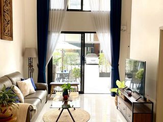 For rent 3 bed townhouse in Suan Luang, Bangkok