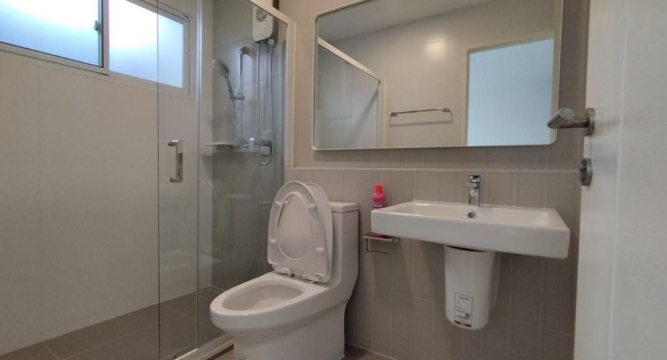 For rent 3 bedrooms townhouse in Prawet, Bangkok