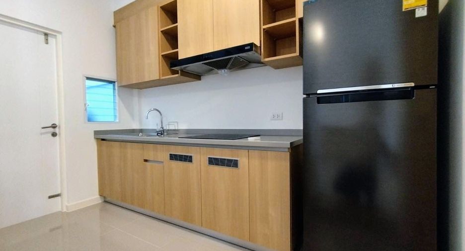 For rent 3 bedrooms townhouse in Prawet, Bangkok