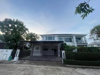 For rent 5 bed house in Mueang Nonthaburi, Nonthaburi
