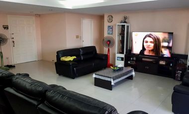 For sale 3 bedrooms condo in Watthana, Bangkok
