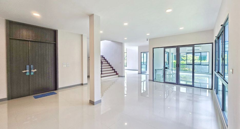 For sale 5 bedrooms house in Taling Chan, Bangkok