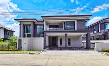 For sale 5 bedrooms house in Taling Chan, Bangkok