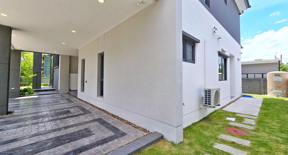 For sale 5 bedrooms house in Taling Chan, Bangkok