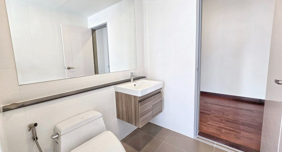 For sale 5 bedrooms house in Taling Chan, Bangkok