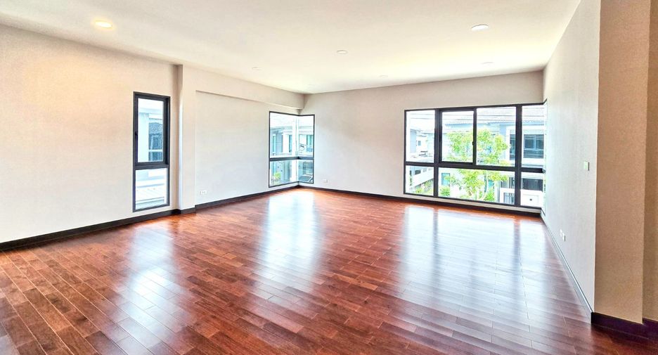 For sale 5 bedrooms house in Taling Chan, Bangkok