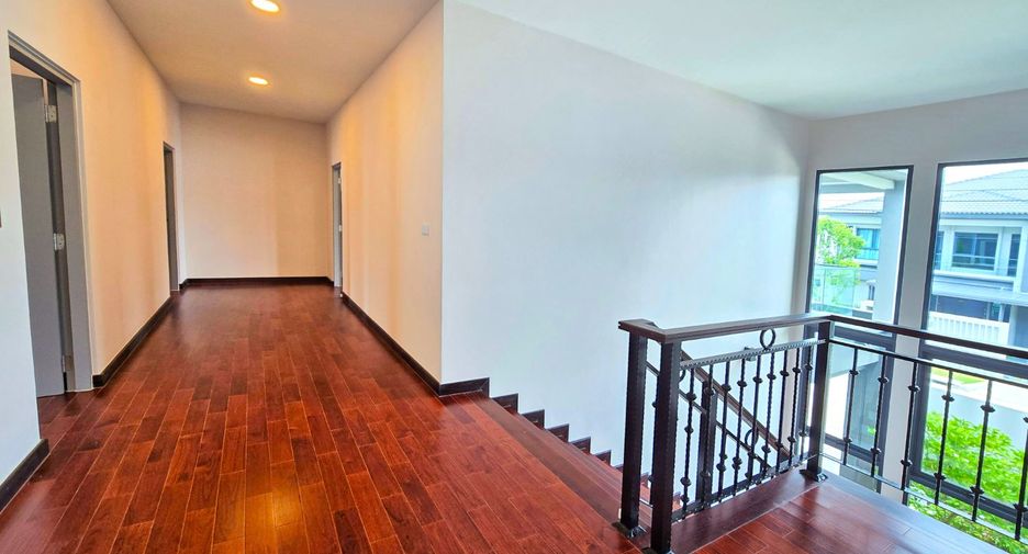 For sale 5 bedrooms house in Taling Chan, Bangkok