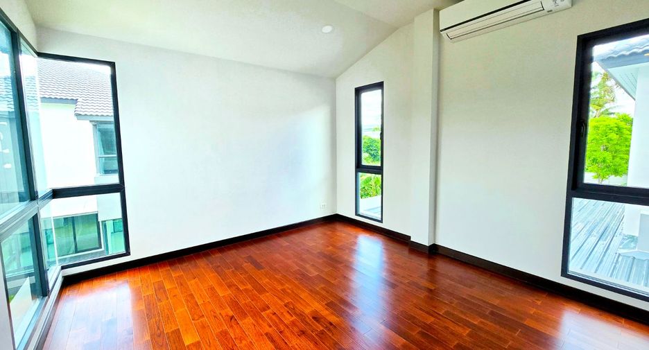 For sale 5 bedrooms house in Taling Chan, Bangkok
