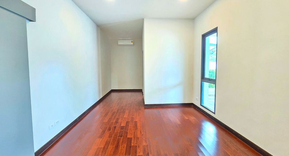 For sale 5 bedrooms house in Taling Chan, Bangkok