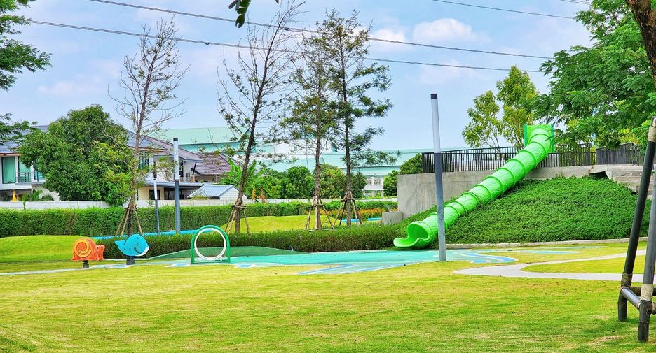 For sale 5 bedrooms house in Taling Chan, Bangkok