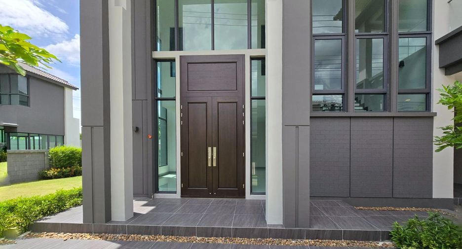 For sale 5 bedrooms house in Taling Chan, Bangkok