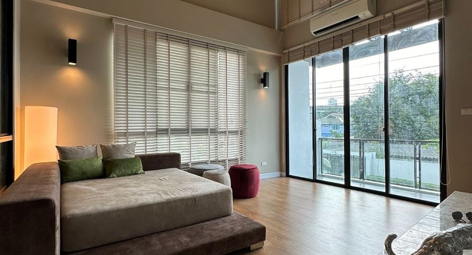 出租 3 卧室 独立屋 在 Khlong Toei, 曼谷