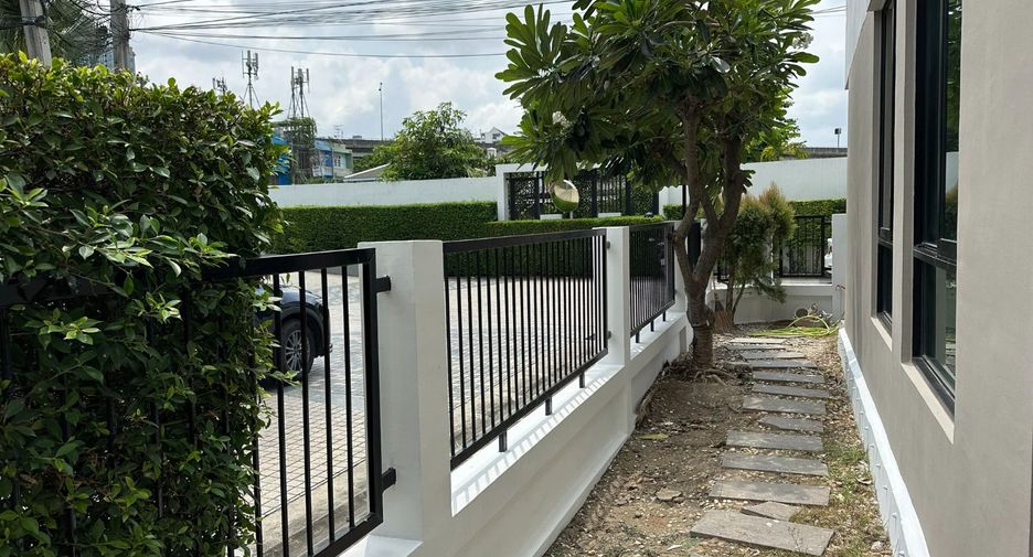 出租 3 卧室 独立屋 在 Khlong Toei, 曼谷