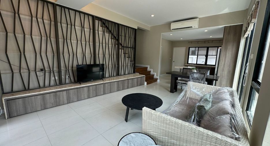 出租 3 卧室 独立屋 在 Khlong Toei, 曼谷