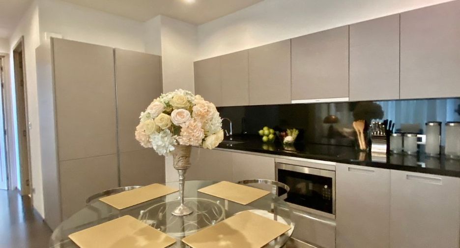 For rent そして for sale 2 ベッドルーム condo in Khlong Toei, Bangkok