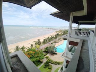 For sale 4 bed apartment in Na Jomtien, Pattaya