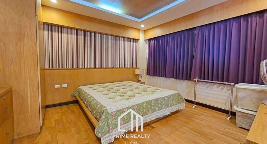 For sale 4 bed condo in Cha Am, Phetchaburi