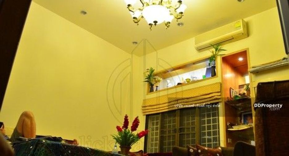 For sale 3 bedrooms house in Wang Thonglang, Bangkok