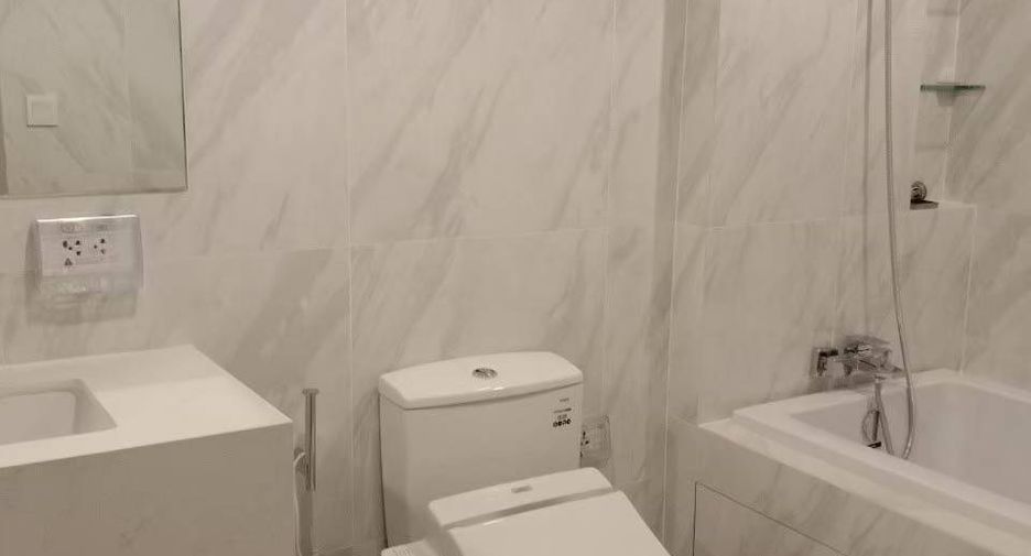 For sale 2 bedrooms condo in Khlong Toei, Bangkok