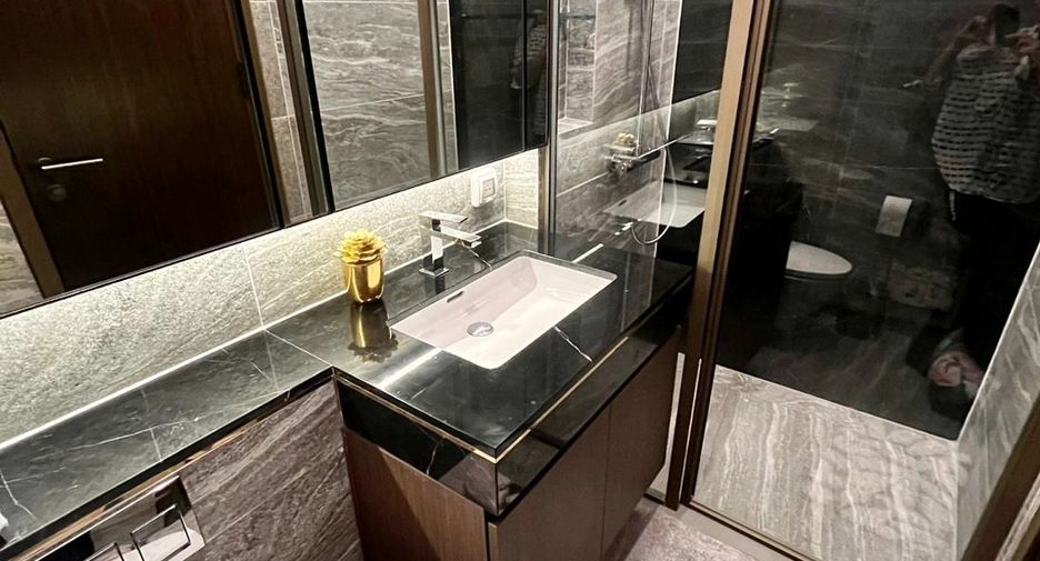 For rent 2 bedrooms condo in Khlong Toei, Bangkok