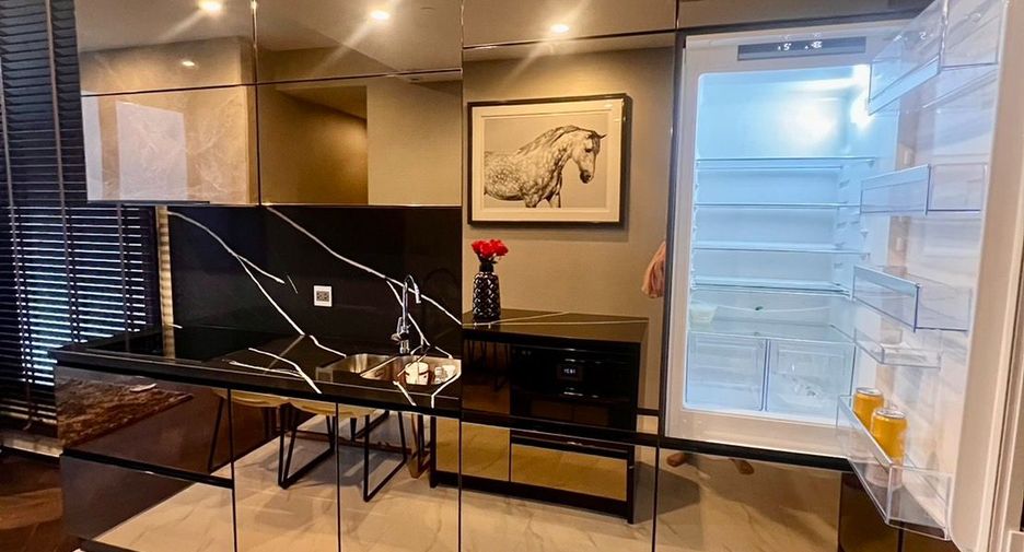 For rent 2 bedrooms condo in Khlong Toei, Bangkok