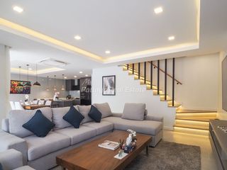 Haus zum Kauf mit 4 Zimmer in Bang Lamung, Chonburi