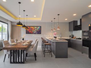 Haus zum Kauf mit 4 Zimmer in Bang Lamung, Chonburi