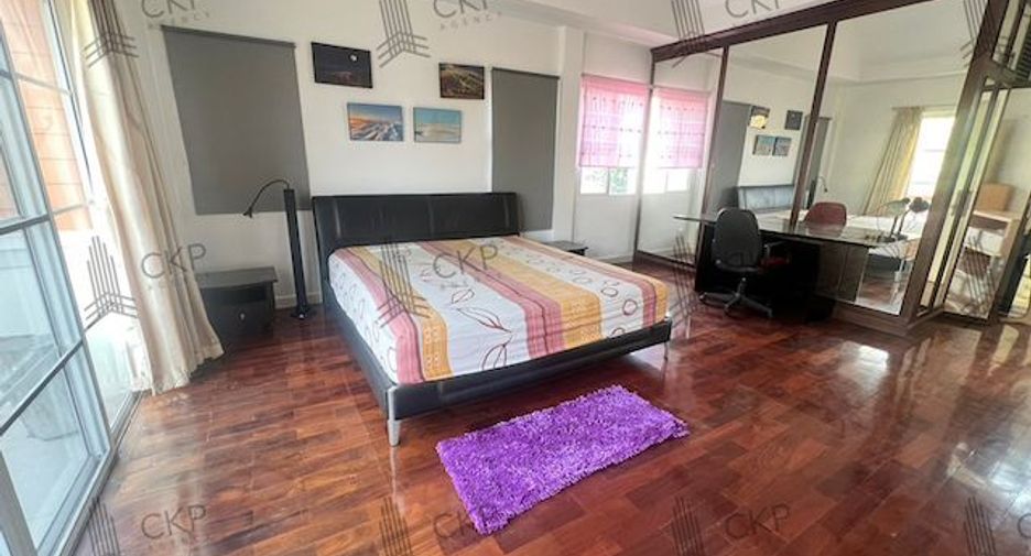 For sale 5 bedrooms house in Prawet, Bangkok