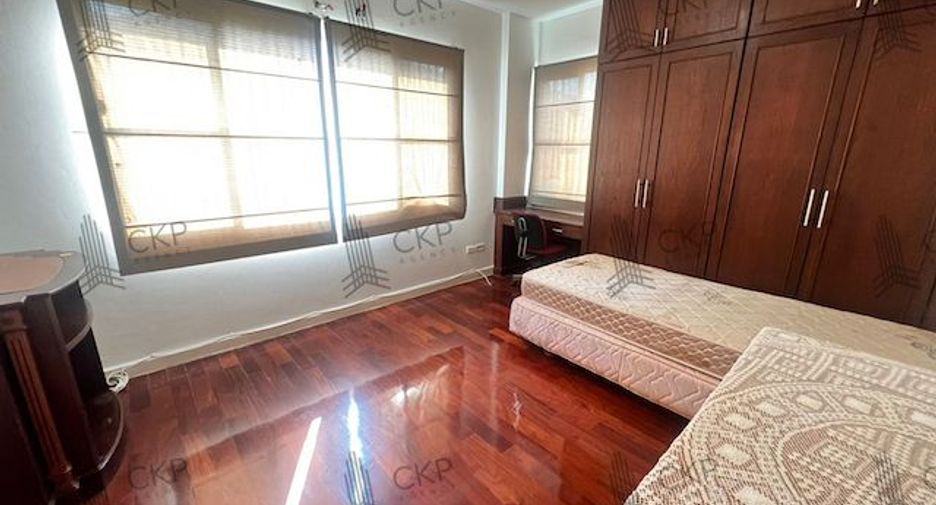 For sale 5 bedrooms house in Prawet, Bangkok