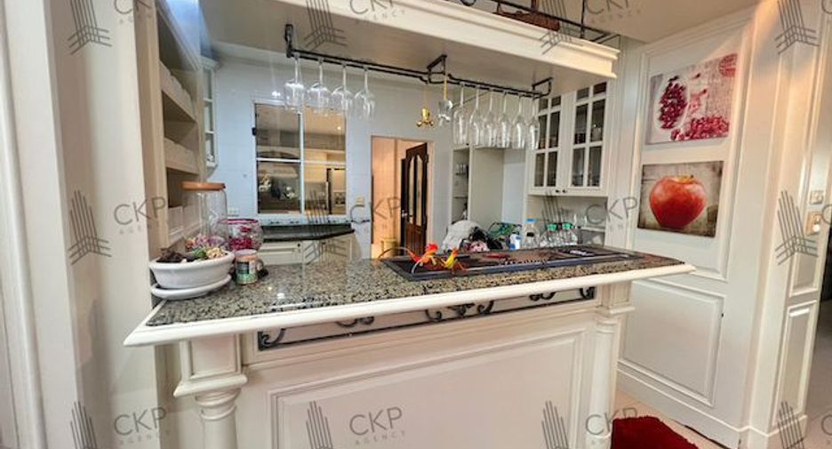 For sale 5 bedrooms house in Prawet, Bangkok