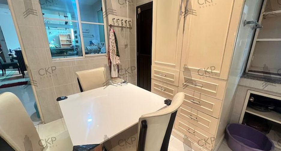 For sale 5 bedrooms house in Prawet, Bangkok