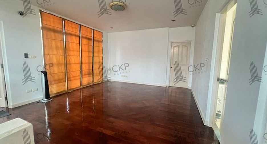 For sale 5 bedrooms house in Prawet, Bangkok