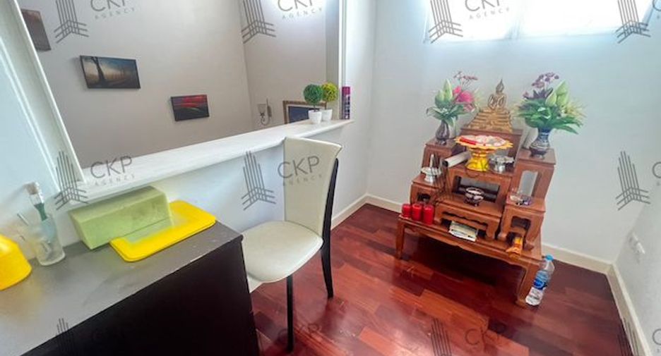For sale 5 bedrooms house in Prawet, Bangkok