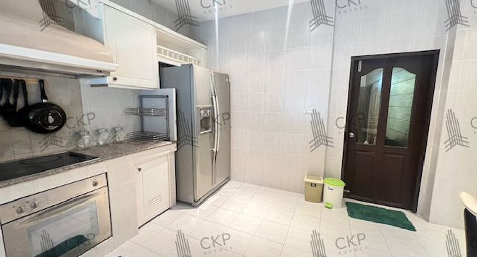 For sale 5 bedrooms house in Prawet, Bangkok