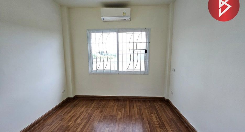 For sale 3 Beds townhouse in Pluak Daeng, Rayong