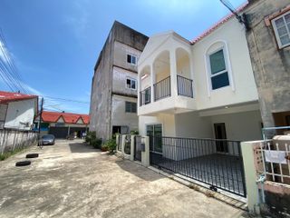 For sale 4 bed townhouse in Mueang Rayong, Rayong