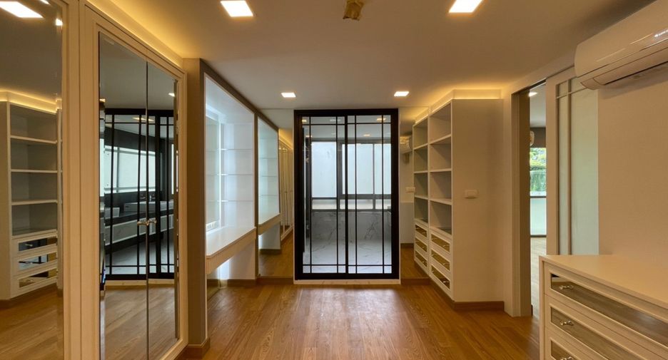 Wohnung zum Kauf mit 3 Zimmer in Khlong Toei, Bangkok