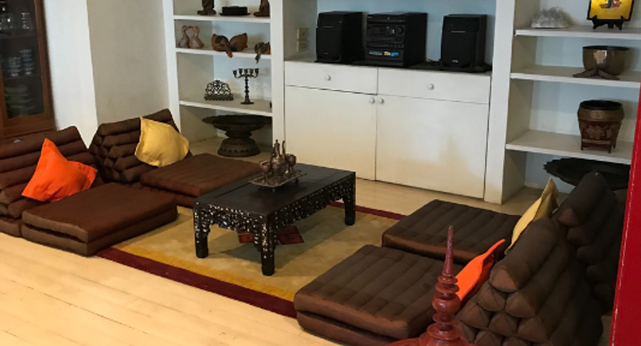 For sale 3 Beds condo in Khlong Toei, Bangkok