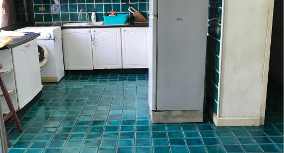 For sale 3 Beds condo in Khlong Toei, Bangkok