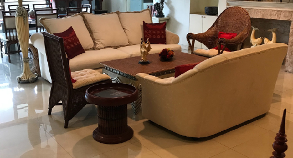 For sale 3 Beds condo in Khlong Toei, Bangkok