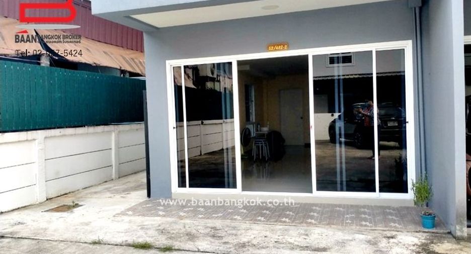 For rent 2 bed townhouse in Mueang Pathum Thani, Pathum Thani