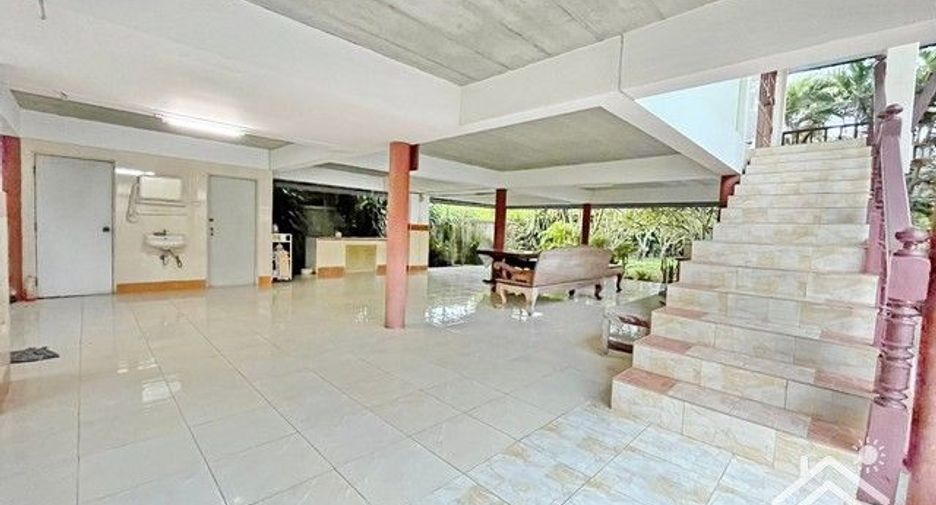 Продажа 4 спальни дом в Mueang Nakhon Sawan, Накхонсаван