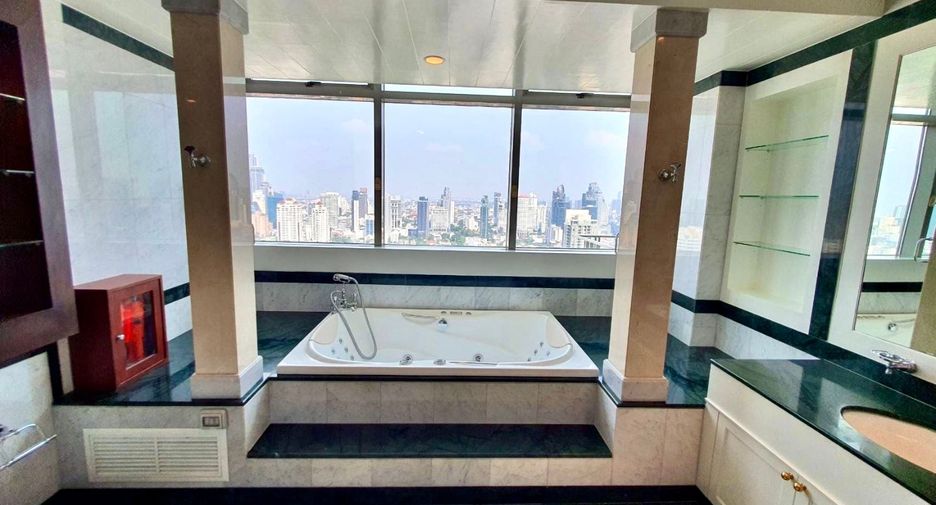 For sale 5 bedrooms condo in Khlong Toei, Bangkok