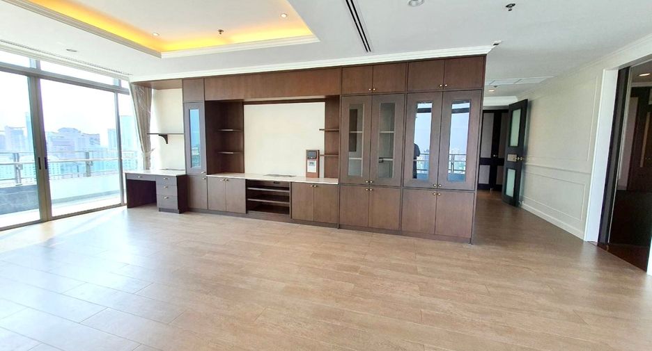 For sale 5 bedrooms condo in Khlong Toei, Bangkok