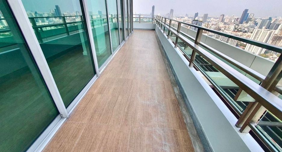For sale 5 bedrooms condo in Khlong Toei, Bangkok