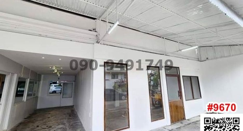For rent 1 Beds retail Space in Khlong Toei, Bangkok