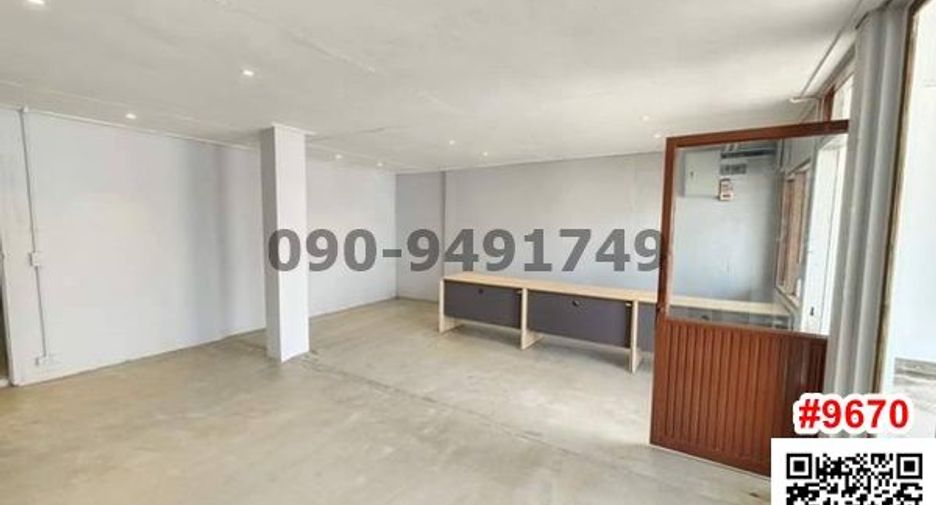 For rent 1 bed retail Space in Khlong Toei, Bangkok