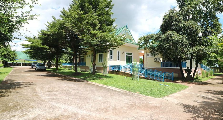 For sale 4 bed house in Wanon Niwat, Sakon Nakhon